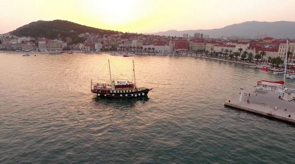 SunsetCruisePolarisSplit