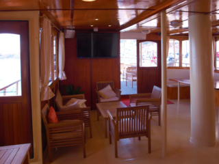 Split boat excursion