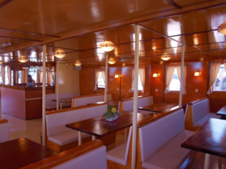 Split boat excursion