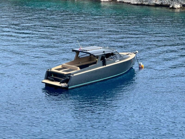 All-inclusive Blue cave tour from Split