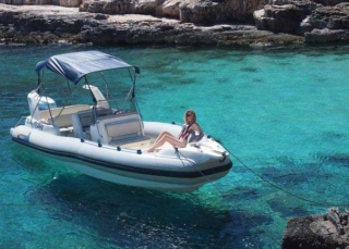 hvar boat rent
