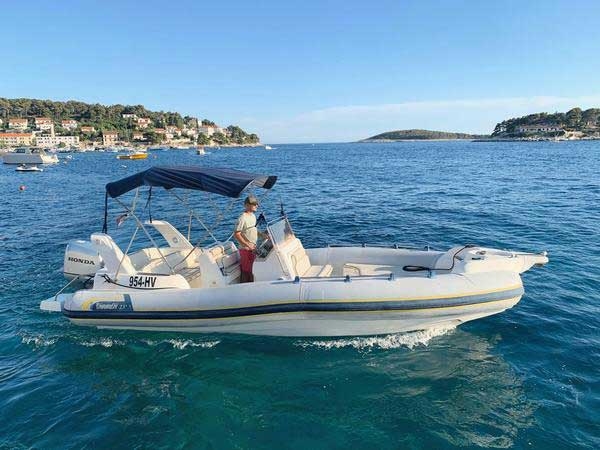 hvar boat rent