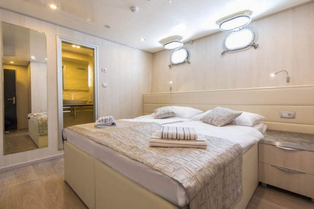 Lower deck cabin Croatia Small Ship Cruises M/S Summer