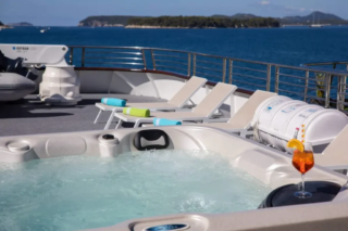 MS Mama Marija II Jacuzzi