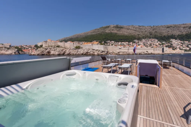 Ms Antaris jacuzzi