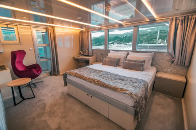 MS Roko VIP cabin