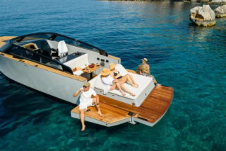 Pelagosa 33 private boat with opening sides and large swimming platform