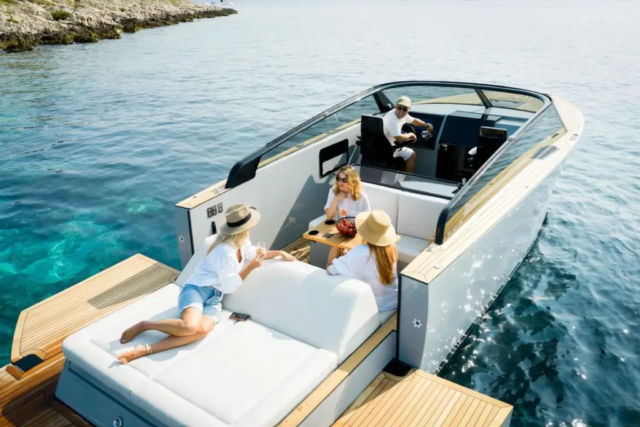 Private boat tour from Le Meridien Lav aboard Pelagosa 33