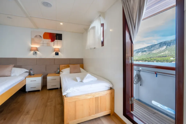 Elixir Main Deck Cabin