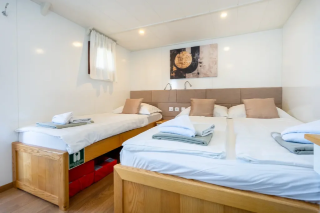 Elixir Triple Cabin