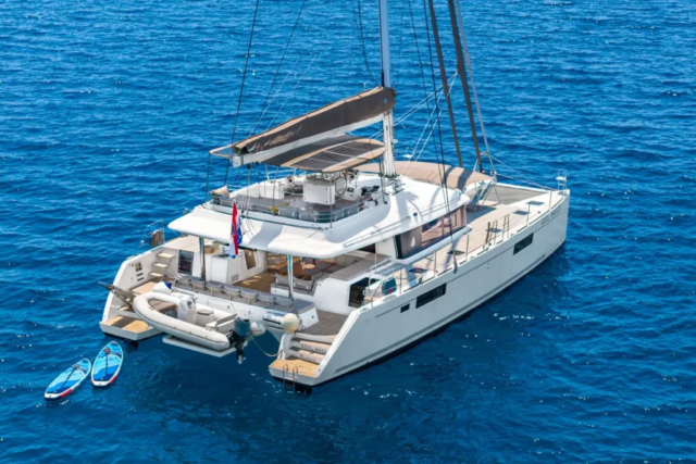 Catamaran Cool Breeze Croatia